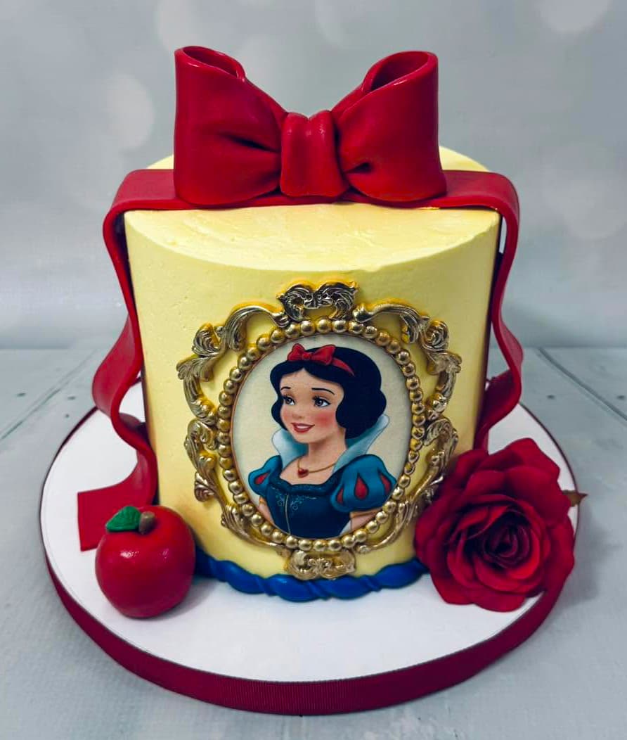 Snow White themed custom sculpted cake by Sweet Cakes by Kristen